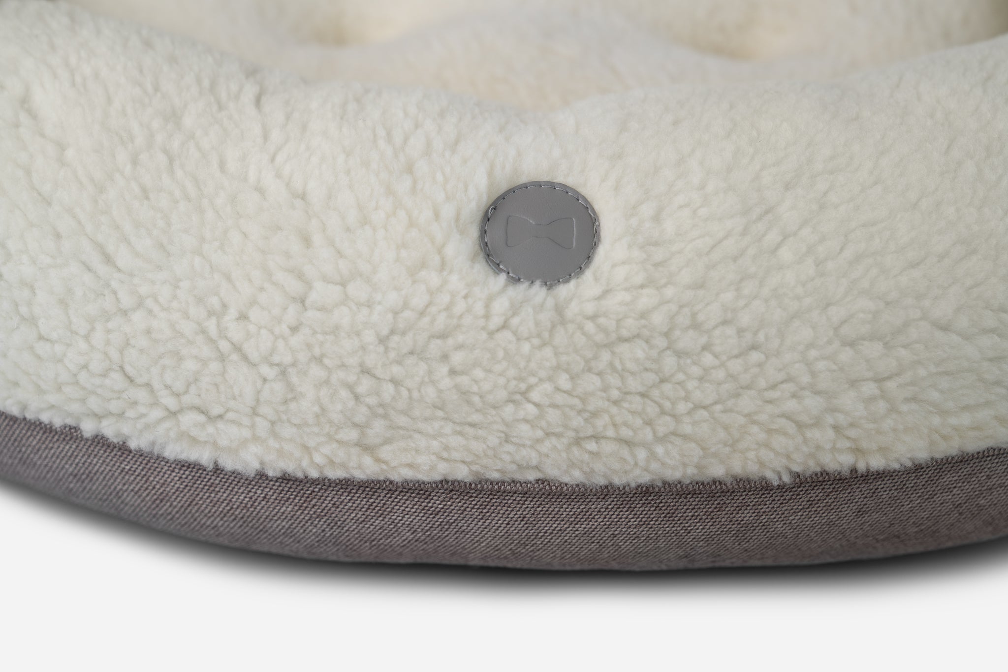 Chester & Lee | Furry Beige Donut Dog Bed